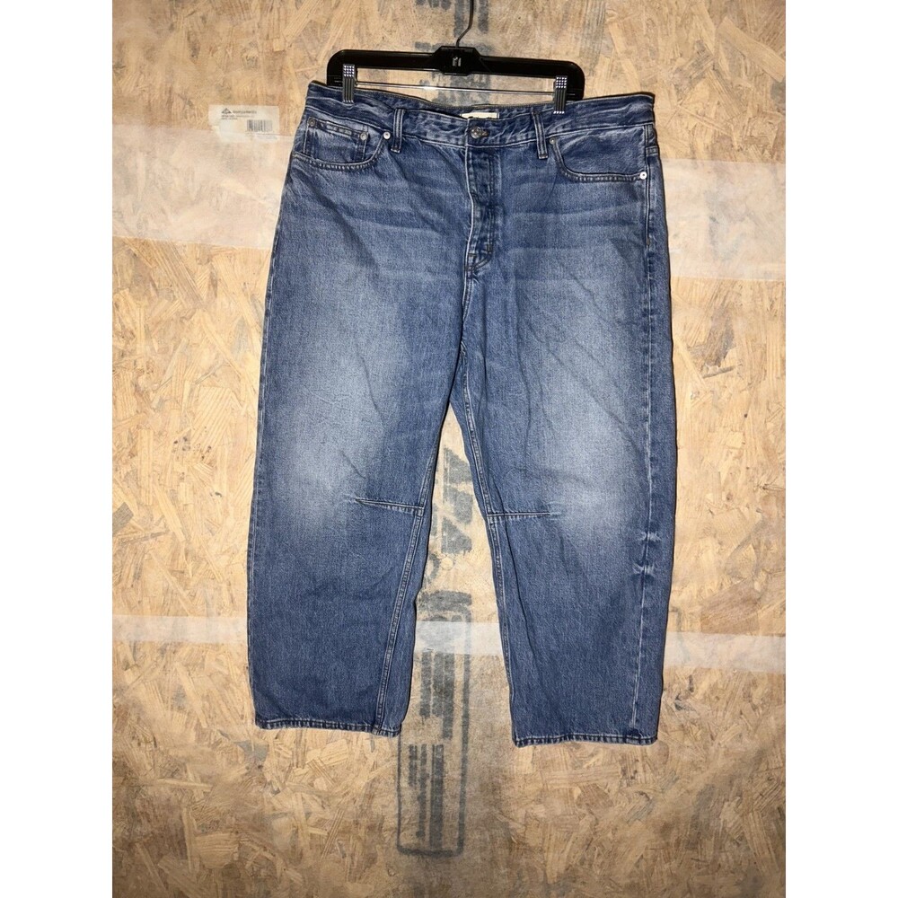 Madewell The Darted Barrel-Leg Jeans Size 32 Medium Wash Button Fly Blue Womens